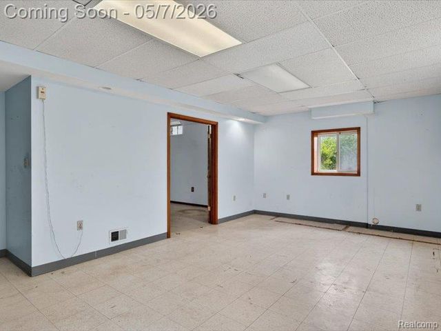 5081 Vines Road, Howell, MI 48843