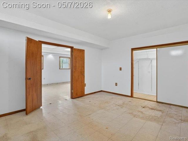 5081 Vines Road, Howell, MI 48843