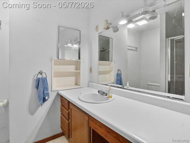 5081 Vines Road, Howell, MI 48843