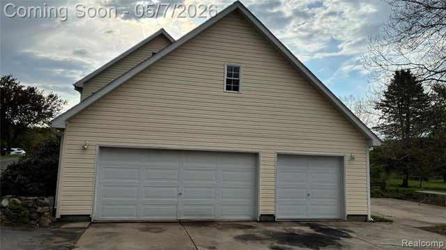 5081 Vines Road, Howell, MI 48843