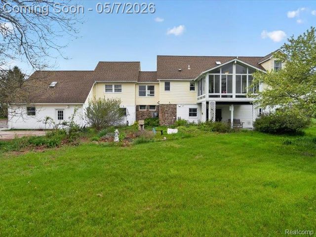 5081 Vines Road, Howell, MI 48843