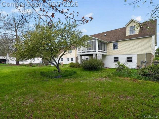 5081 Vines Road, Howell, MI 48843
