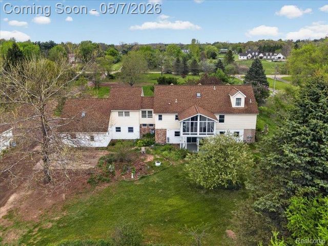 5081 Vines Road, Howell, MI 48843