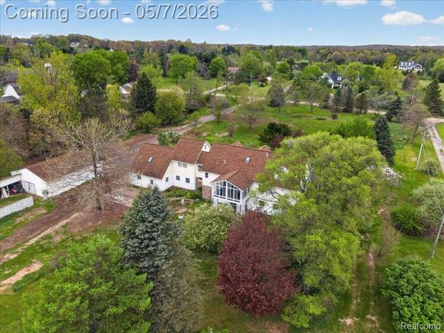 5081 Vines Road, Howell, MI 48843