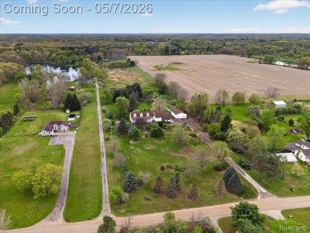 5081 Vines Road, Howell, MI 48843