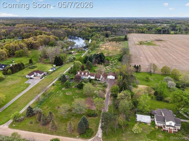 5081 Vines Road, Howell, MI 48843