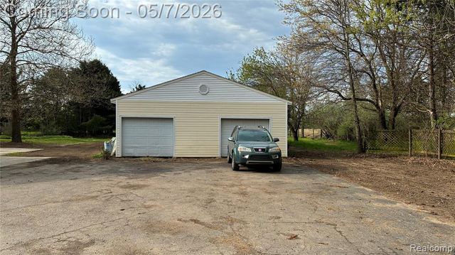 5081 Vines Road, Howell, MI 48843