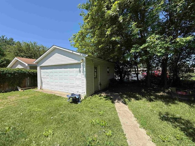 401 W Sycamore Street, Boonville, IN 47601