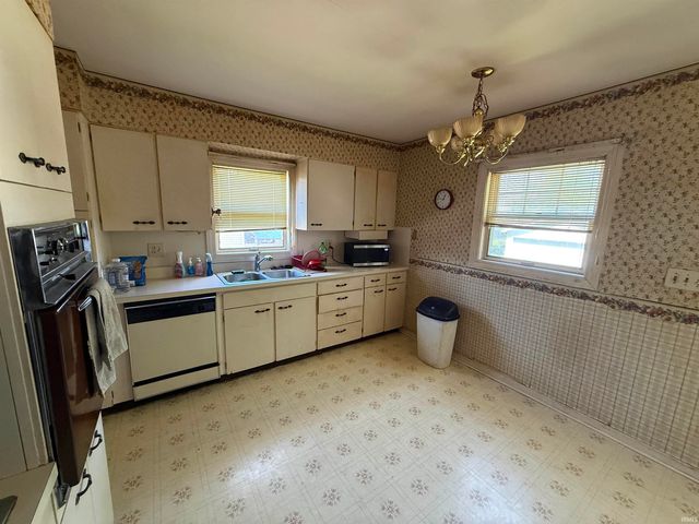 401 W Sycamore Street, Boonville, IN 47601