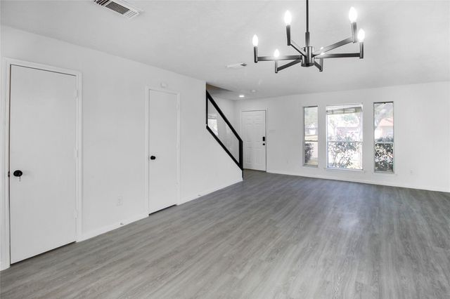 511 Chaseway Drive, Missouri City, TX 77489