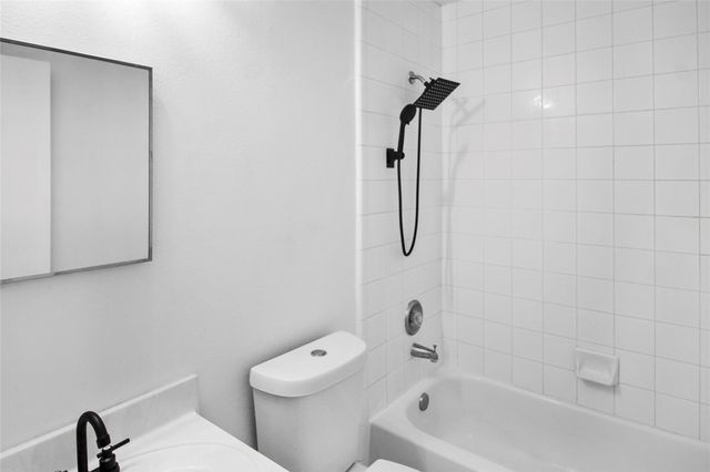 511 Chaseway Drive, Missouri City, TX 77489