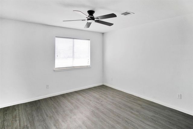 511 Chaseway Drive, Missouri City, TX 77489