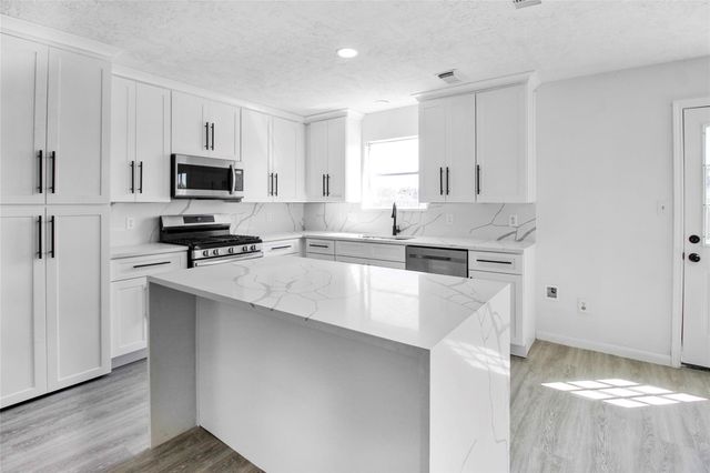 511 Chaseway Drive, Missouri City, TX 77489