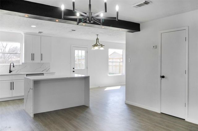 511 Chaseway Drive, Missouri City, TX 77489