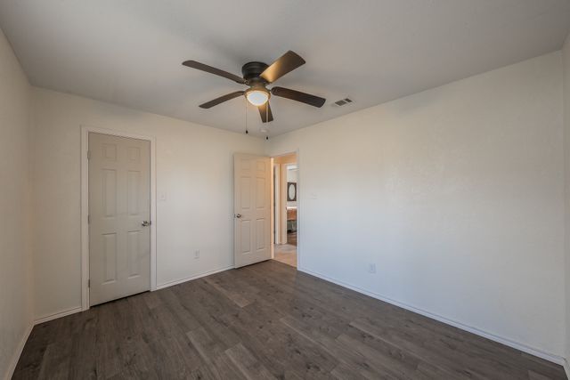 906 N Wilhite Street, Cleburne, TX 76031