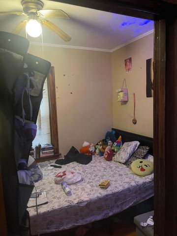 6953 S Artesian Avenue, Chicago, IL 60629