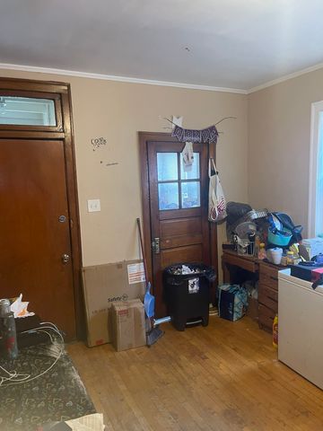 6953 S Artesian Avenue, Chicago, IL 60629