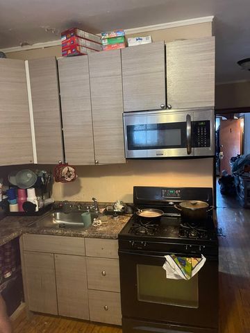 6953 S Artesian Avenue, Chicago, IL 60629