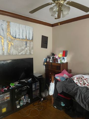 6953 S Artesian Avenue, Chicago, IL 60629