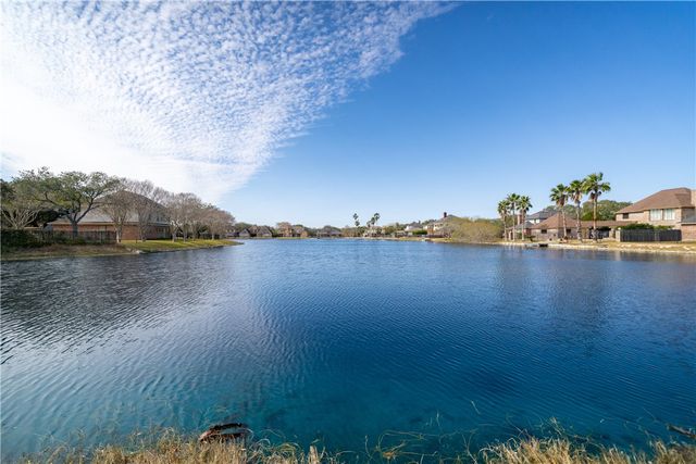 7613 Dijon Lake Dr, Corpus Christi, TX 78413
