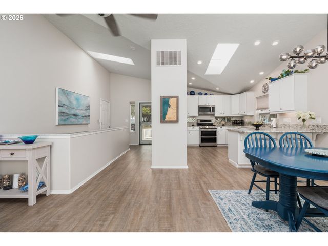 5725 EL MAR Ave, Lincoln City, OR 97367