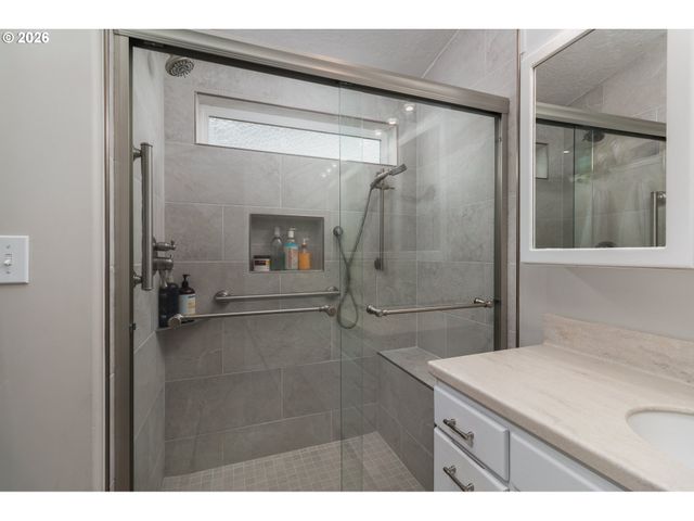 5725 EL MAR Ave, Lincoln City, OR 97367