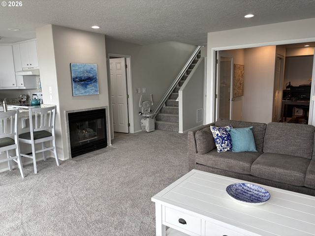 5725 EL MAR Ave, Lincoln City, OR 97367