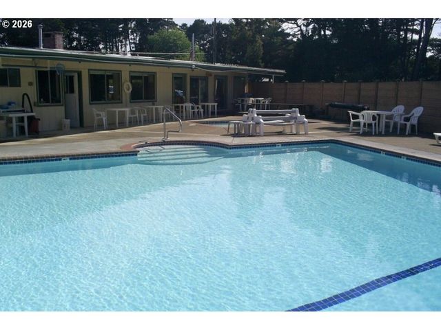 5725 EL MAR Ave, Lincoln City, OR 97367