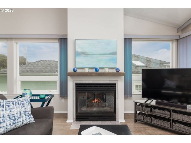 5725 EL MAR Ave, Lincoln City, OR 97367
