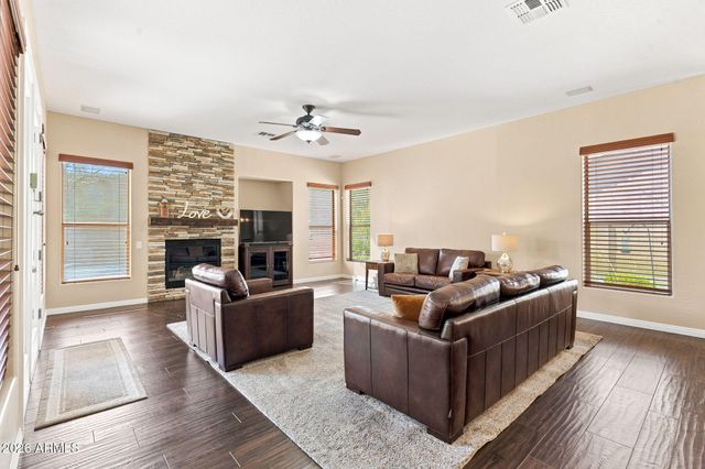38804 N COURAGE Court, Anthem, AZ 85086