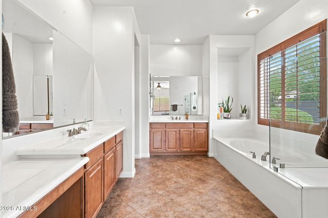 38804 N COURAGE Court, Anthem, AZ 85086