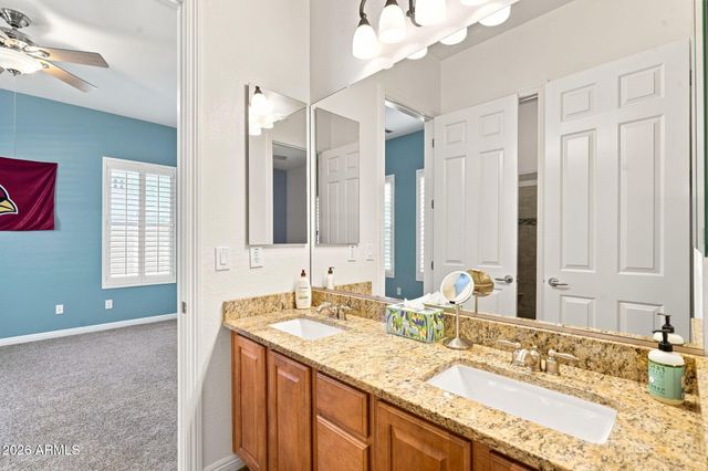 38804 N COURAGE Court, Anthem, AZ 85086