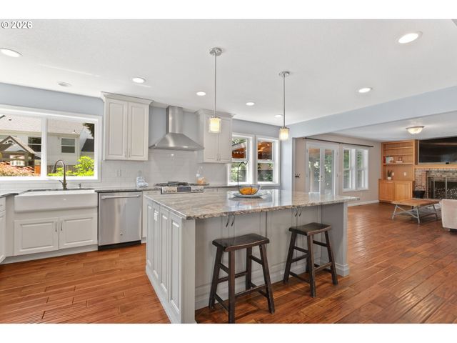 16550 Sw PENINSULA Ct, Beaverton, OR 97006