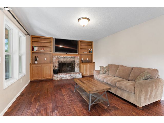 16550 Sw PENINSULA Ct, Beaverton, OR 97006