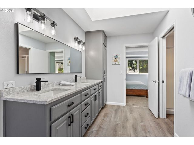 16550 Sw PENINSULA Ct, Beaverton, OR 97006