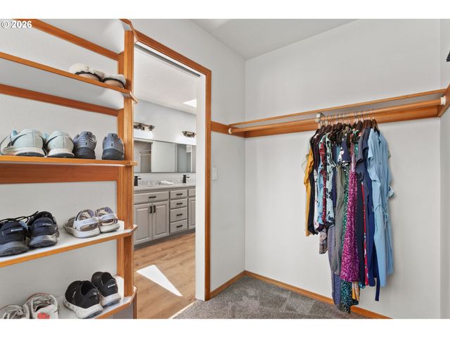 16550 Sw PENINSULA Ct, Beaverton, OR 97006