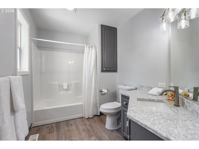 16550 Sw PENINSULA Ct, Beaverton, OR 97006