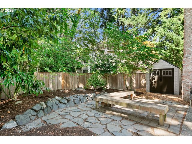 16550 Sw PENINSULA Ct, Beaverton, OR 97006