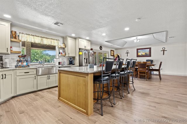 8753 Prairie Valley Road, Ardmore, OK 73401