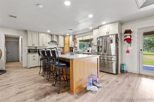 8753 Prairie Valley Road, Ardmore, OK 73401