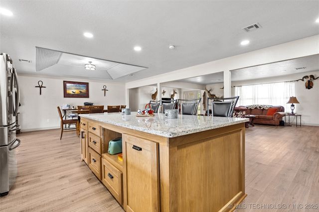 8753 Prairie Valley Road, Ardmore, OK 73401