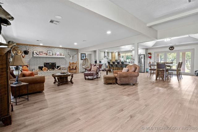 8753 Prairie Valley Road, Ardmore, OK 73401