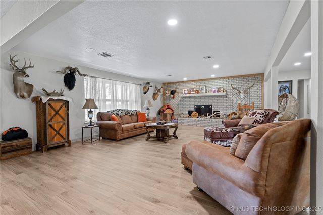 8753 Prairie Valley Road, Ardmore, OK 73401