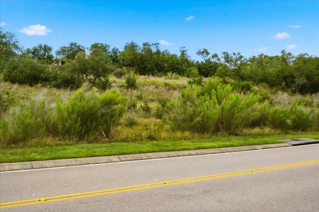 7508 Tessera PKWY, Lago Vista, TX 78645