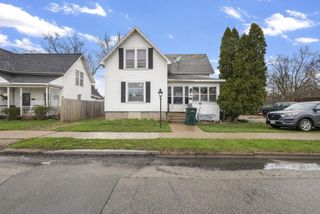 415 W WAUPACA STREET, New London, WI 54961