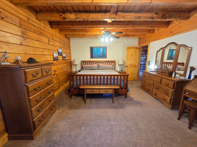 300 Crawford DR, Moneta, VA 24121