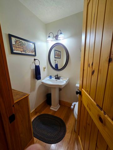 300 Crawford DR, Moneta, VA 24121