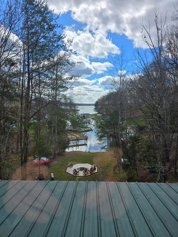 300 Crawford DR, Moneta, VA 24121