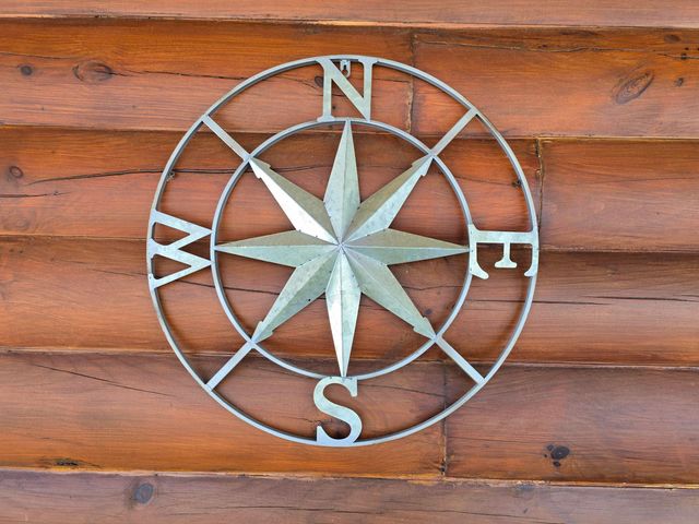 300 Crawford DR, Moneta, VA 24121