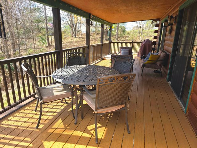 300 Crawford DR, Moneta, VA 24121